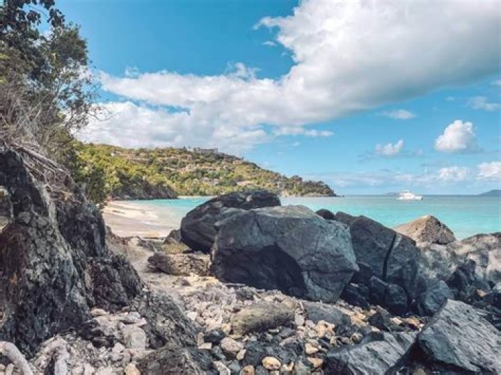 Discover The Enchanting Shores Of Cinnamon Bay, St. John
