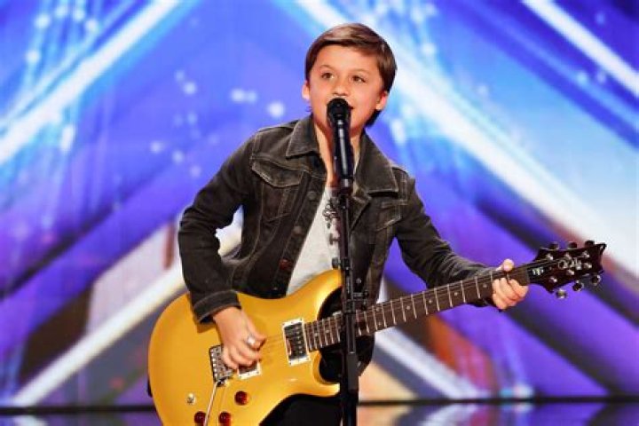 Masterful Skills Of Buddy Dean Jennings, The Guitar Prodigy