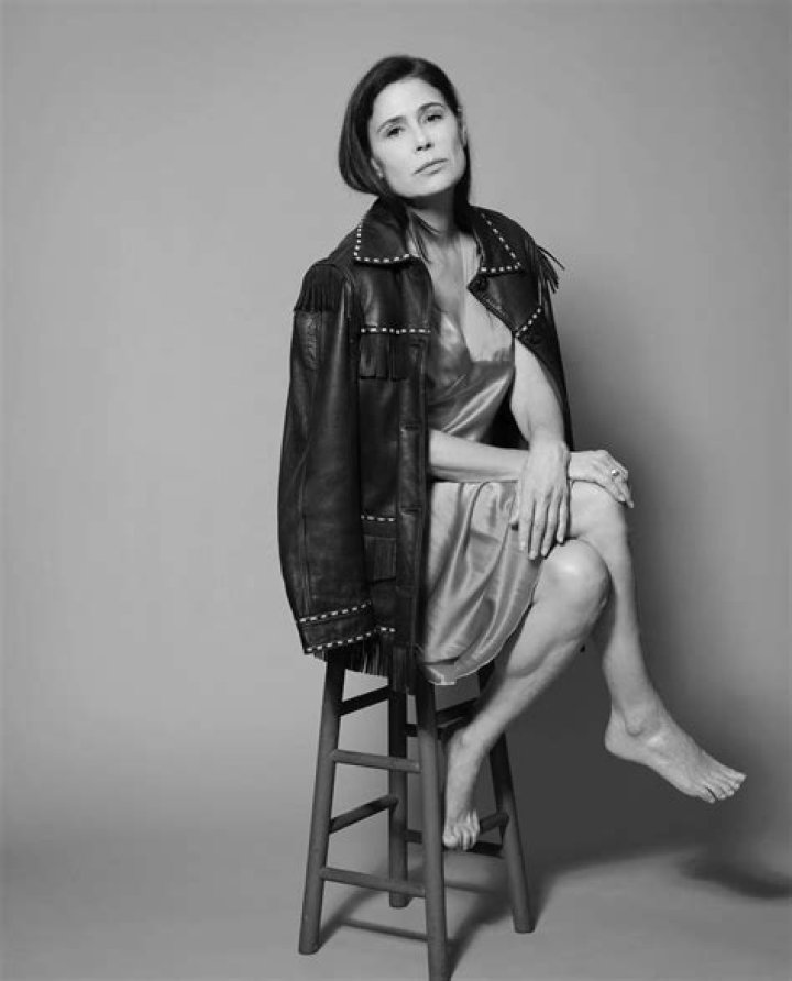 Unveiling Maura Tierney's Height In Feet: A Closer Look